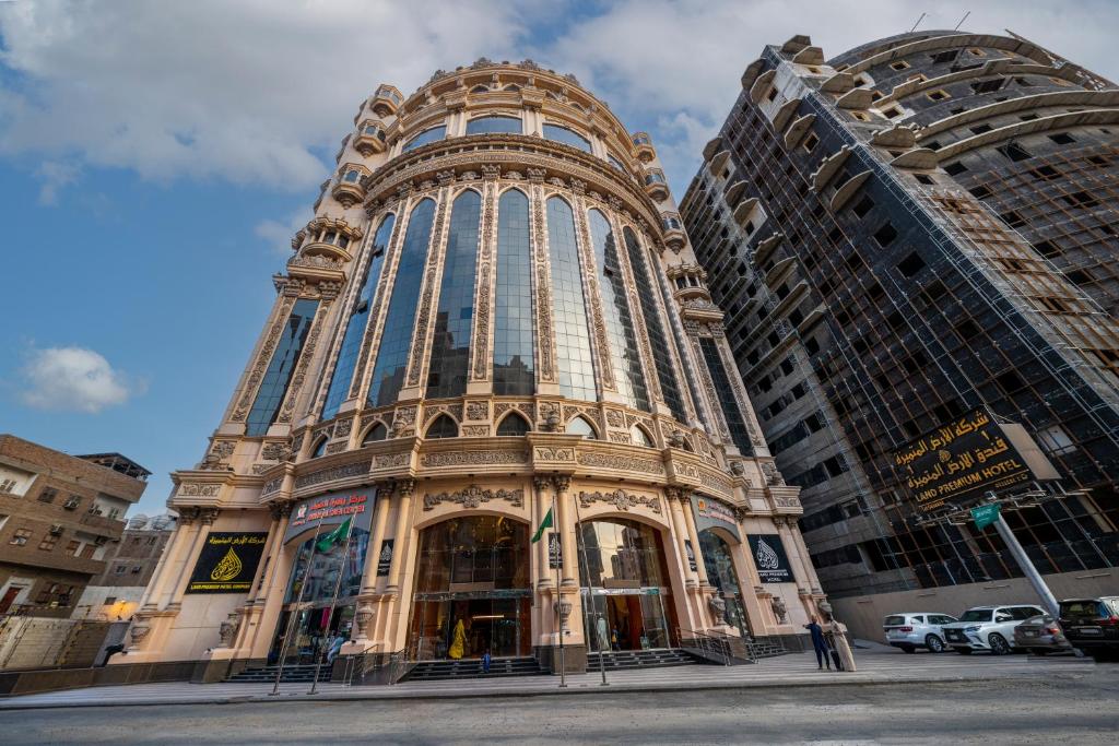 One Land Premier Hotel