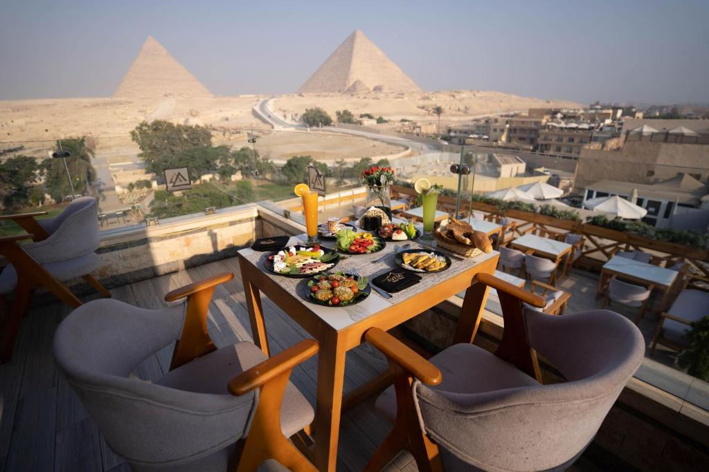 Great Pyramid Inn