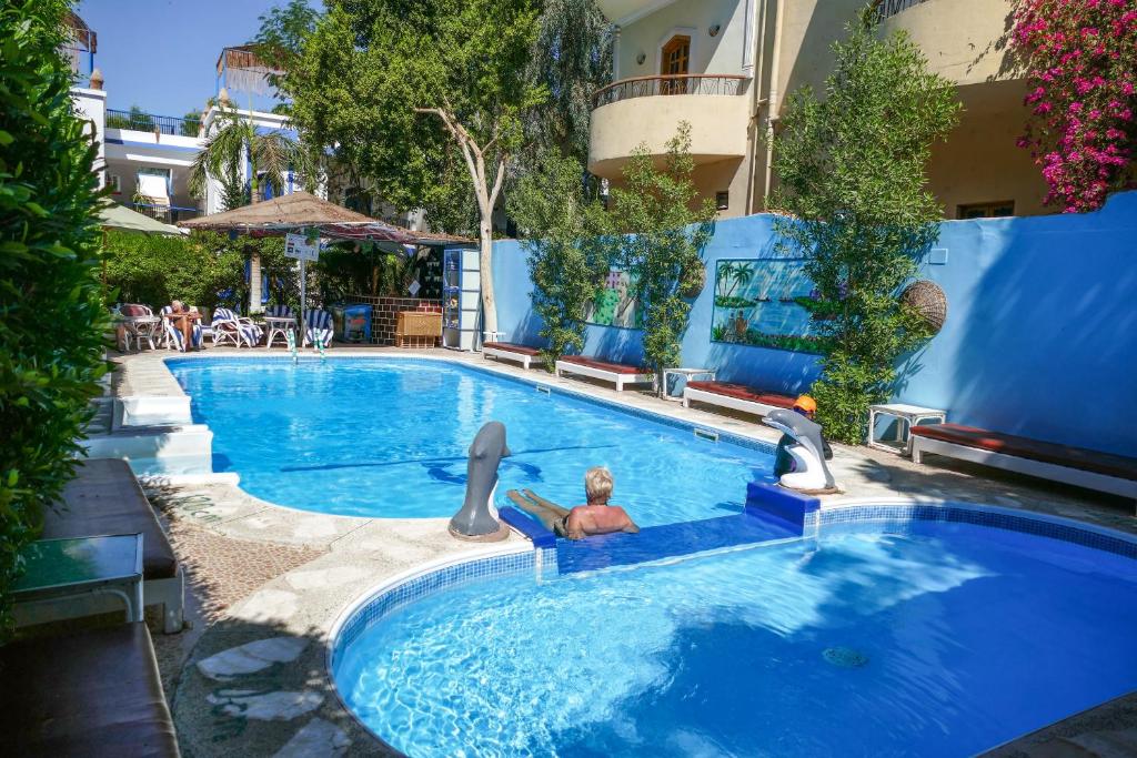 Al Jazeera Garden Hotel