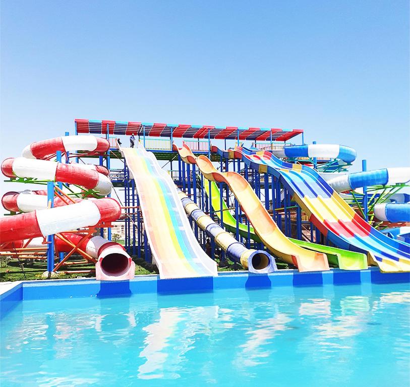 Hawaii Paradise Aqua Park Hotel