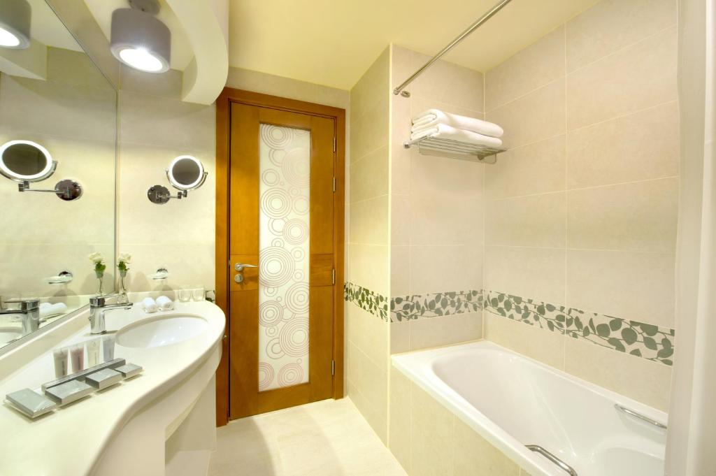 City Seasons Tower Hotel Bur