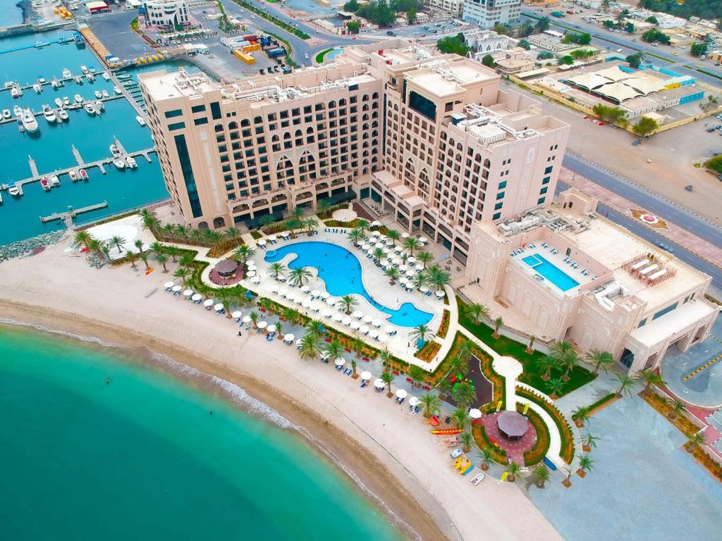 Oceanic Hotel & Resort Fujairah